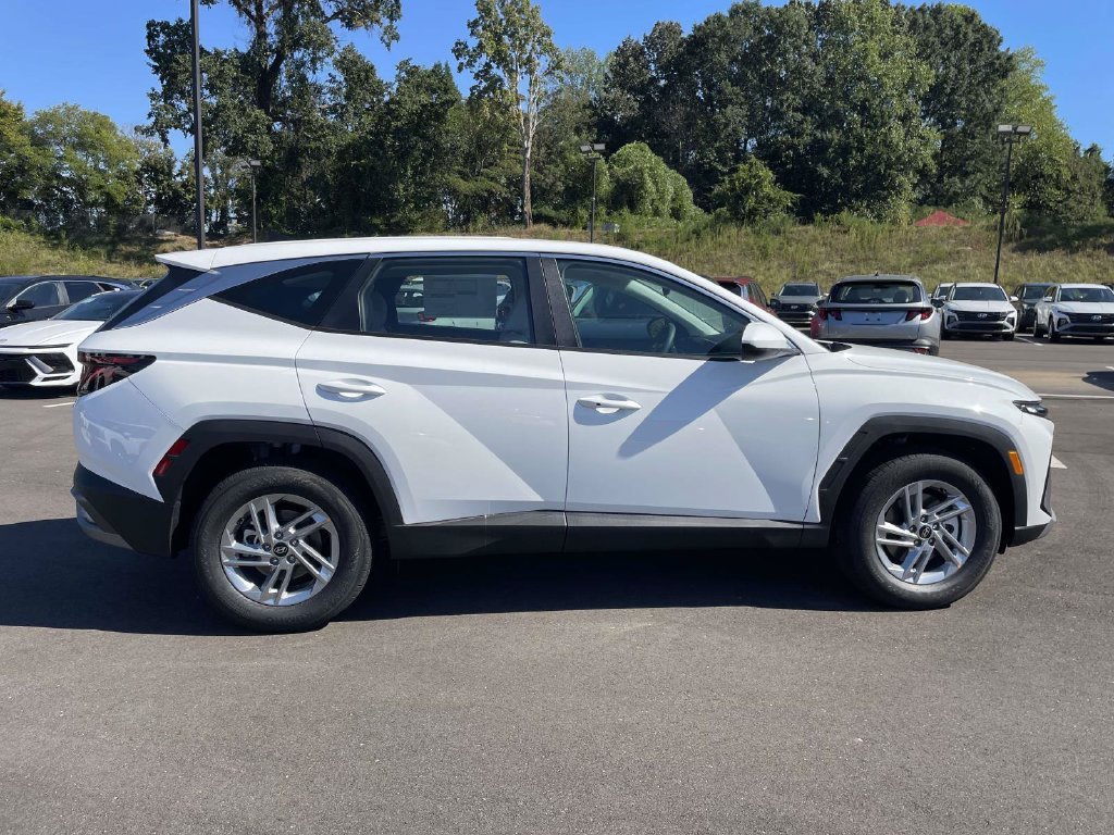 New 2026 Hyundai Tucson SE FWD image 2