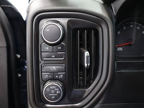 Used 2020 Chevrolet Silverado 2500 Custom w/ Custom Convenience Package AWD/4WD image 20