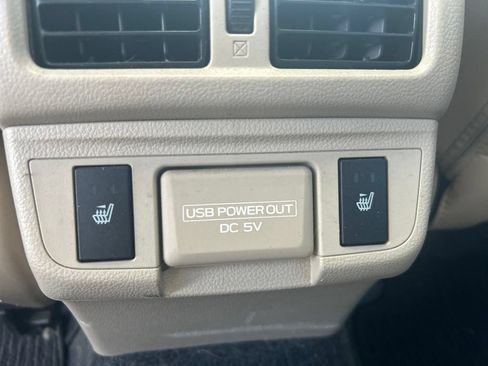 Used 2018 Subaru Outback 2.5i Limited AWD/4WD image 16