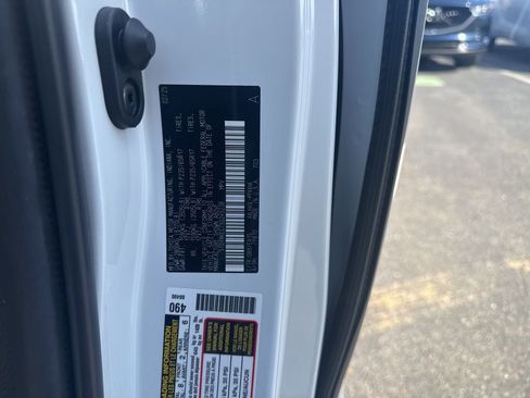 Used 2025 Toyota Sienna XLE FWD image 9