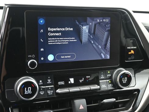 Used 2023 Toyota Highlander L image 15