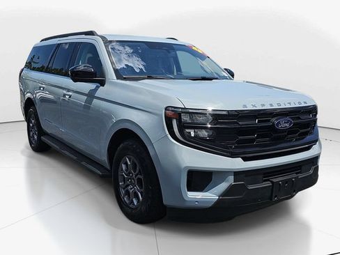 Used 2025 Ford Expedition Max Active AWD/4WD image 1