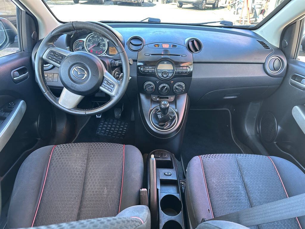 Used 2011 MAZDA MAZDA2 Touring FWD image 13