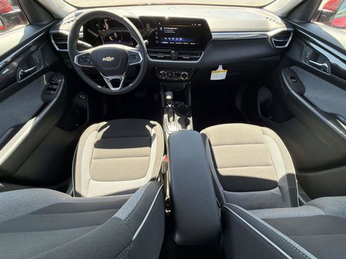 New 2026 Chevrolet TrailBlazer LT w/ Convenience Package FWD image 2