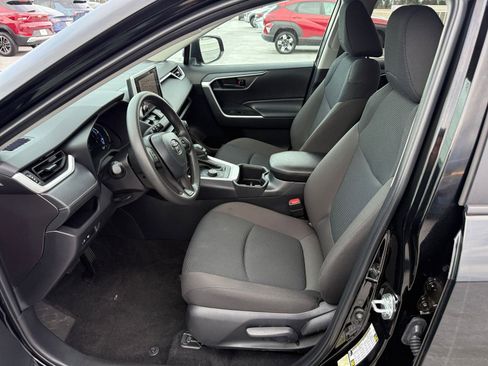 Used 2025 Toyota RAV4 LE image 25