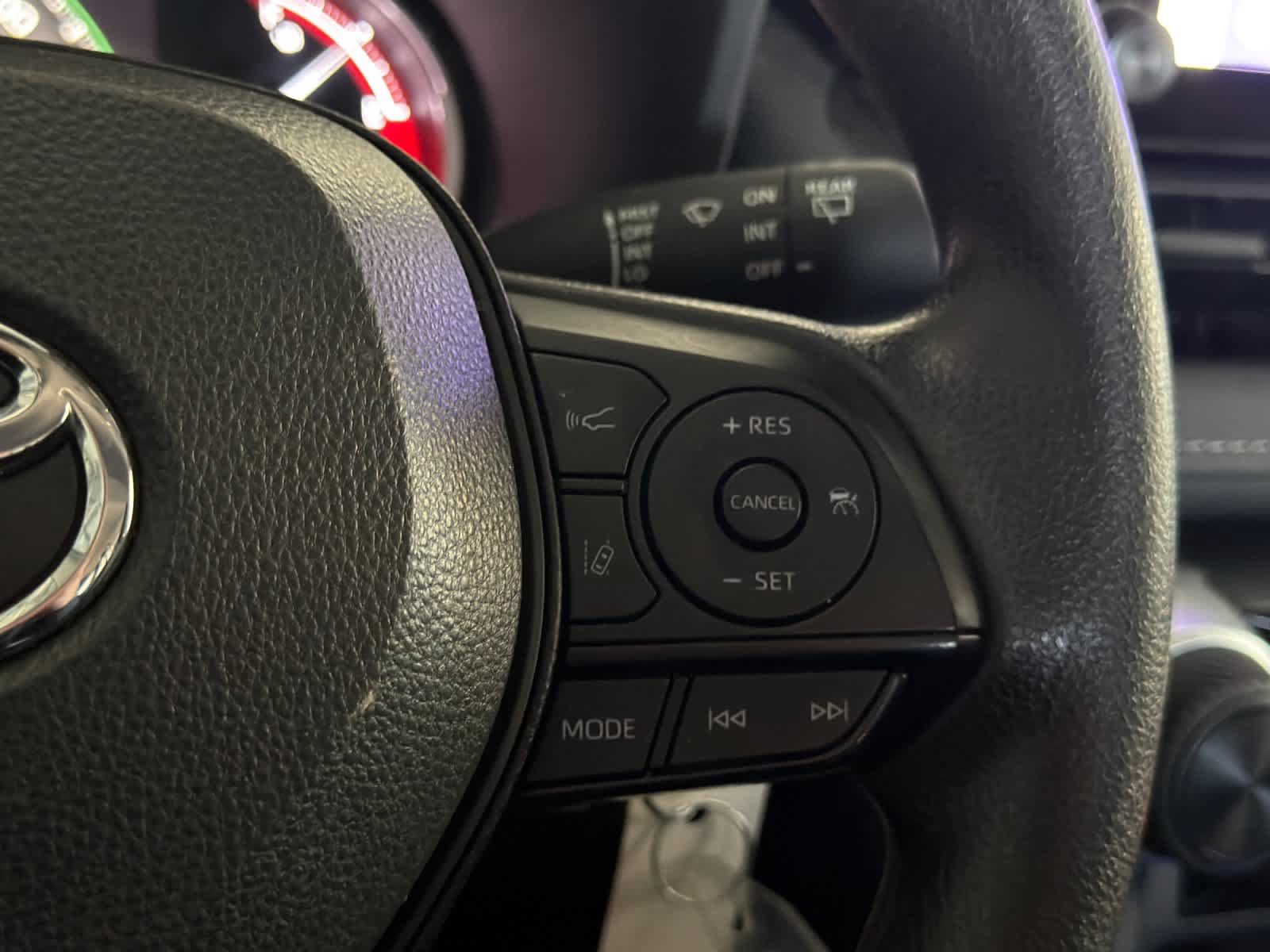 Used 2024 Toyota RAV4 LE AWD/4WD image 25