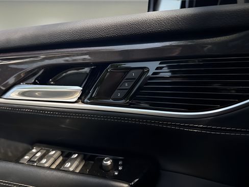 Used 2022 Jeep Wagoneer Series I w/ Premium Group I RWD image 13