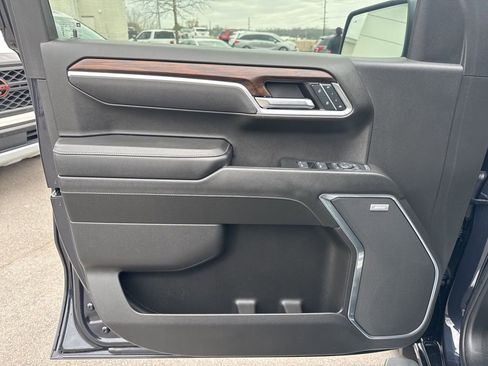 Used 2025 GMC Sierra 1500 SLT w/ SLT Premium Plus Package image 13