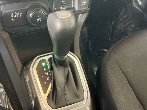 Used 2022 Jeep Renegade Latitude w/ Convenience Group image 17