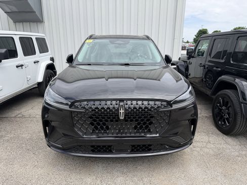 New 2026 Lincoln Aviator AWD w/ Jet Appearance Package image 10