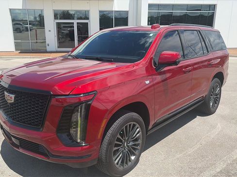 Used 2025 Cadillac Escalade Sport Platinum AWD/4WD image 3