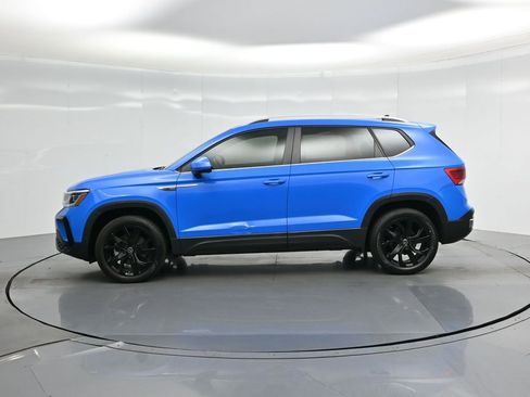 Used 2022 Volkswagen Taos SEL w/ Panoramic Sunroof Package image 30