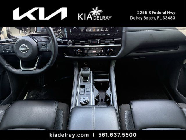 Used 2024 Nissan Pathfinder SL AWD/4WD image 14