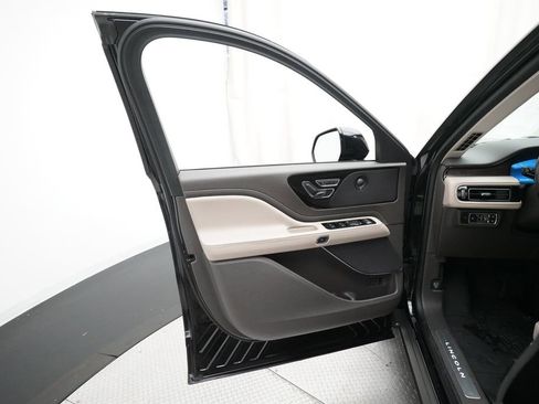 Used 2023 Lincoln Aviator Reserve w/ Equipment Group 201A AWD/4WD image 29