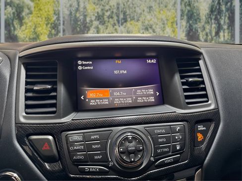 Used 2020 Nissan Pathfinder SL AWD/4WD image 15