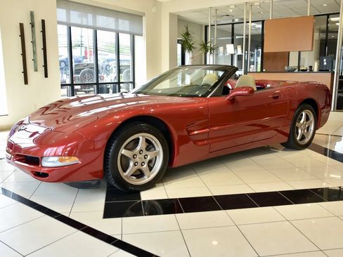 Used 2004 Chevrolet Corvette Convertible w/ Preferred Equipment Group RWD image 8