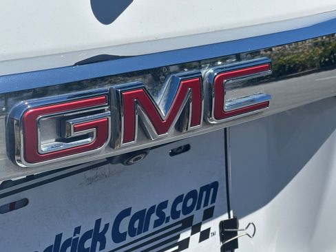Used 2023 GMC Acadia SLT w/ Technology Package AWD/4WD image 39