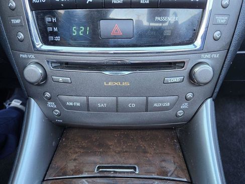 Used 2011 Lexus IS 250C w/ Luxury Pkg RWD image 30