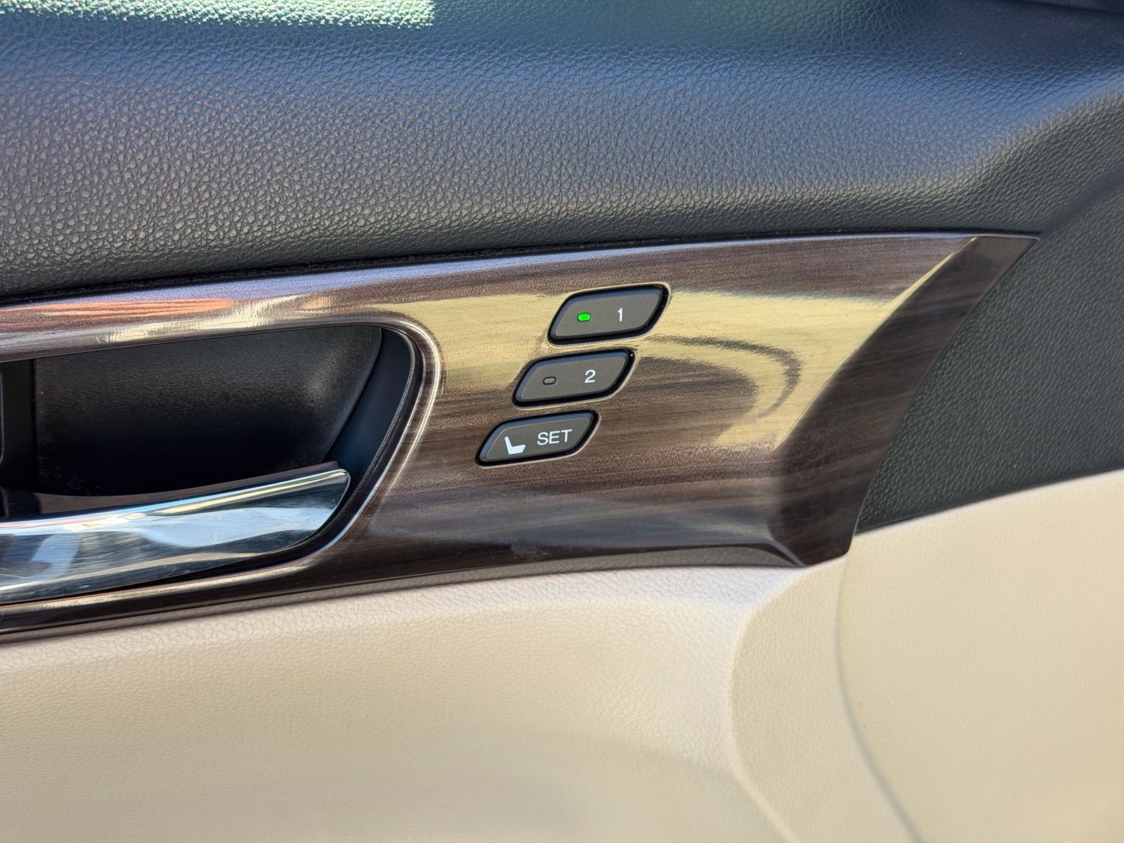 Used 2017 Honda Accord EX-L image 20