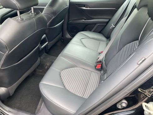 Used 2020 Toyota Camry SE FWD image 19