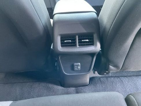 Used 2023 Chevrolet Equinox LT w/ Driver Convenience Package AWD/4WD image 13