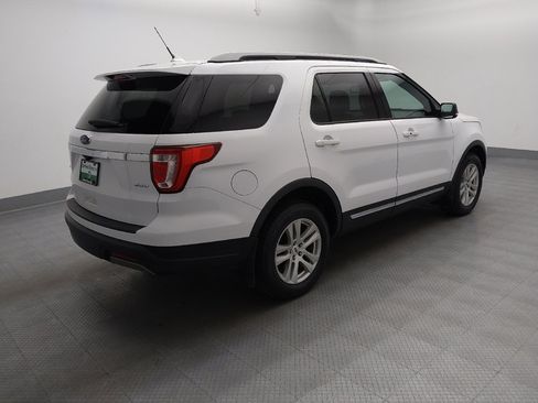 Used 2019 Ford Explorer XLT w/ Equipment Group 202A AWD/4WD image 10