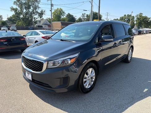 Used 2016 Kia Sedona LX w/ LX Convenience Package FWD image 4
