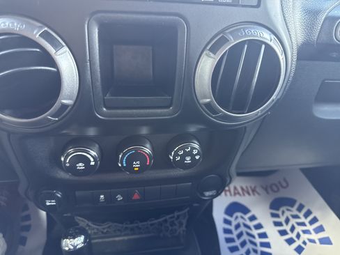 Used 2017 Jeep Wrangler Unlimited Sport w/ Connectivity Group AWD/4WD image 25
