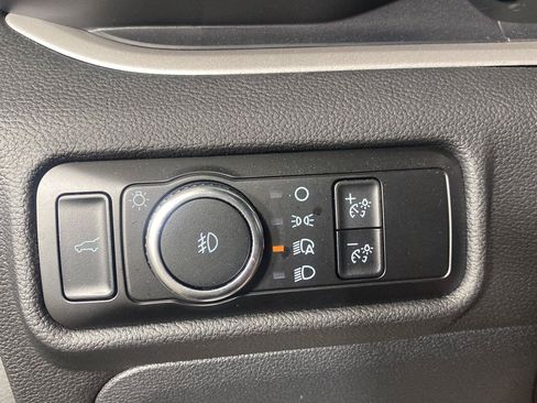 Used 2023 Ford Explorer XLT w/ Equipment Group 202A AWD/4WD image 14