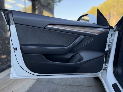 Used 2023 Tesla Model 3 Standard Range image 26