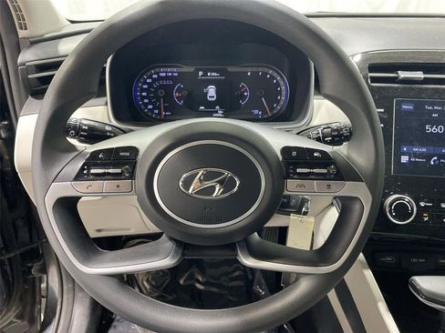 Used 2024 Hyundai Tucson SE image 11