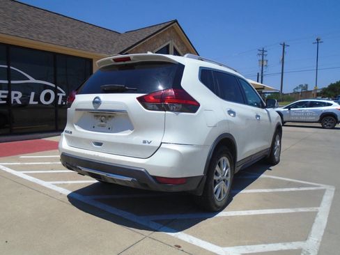 Used 2017 Nissan Rogue SV FWD image 6
