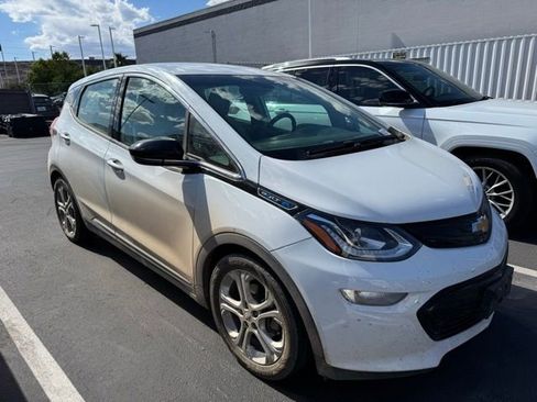 Used 2020 Chevrolet Bolt LT FWD image 2