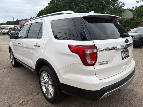 Used 2017 Ford Explorer Limited w/ Equipment Group 301A AWD/4WD image 10