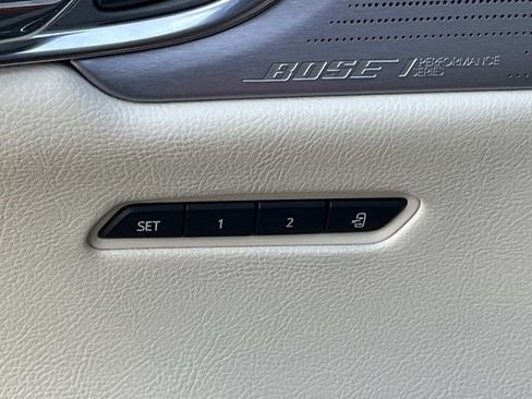 Used 2020 Cadillac XT6 Premium Luxury image 27