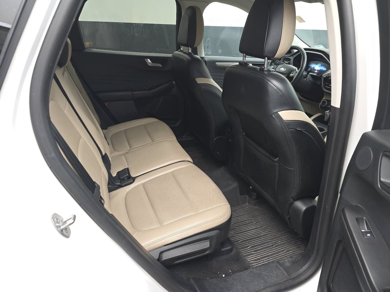 Used 2022 Ford Escape SEL w/ Technology Package FWD image 25