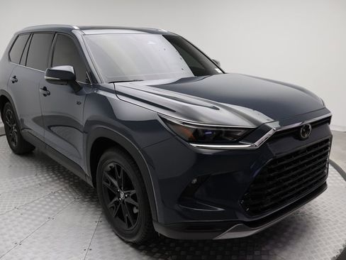 Certified 2025 Toyota Grand Highlander Limited image 6