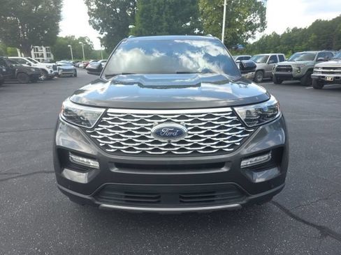 Used 2020 Ford Explorer Platinum w/ Premium Technology Package AWD/4WD image 2