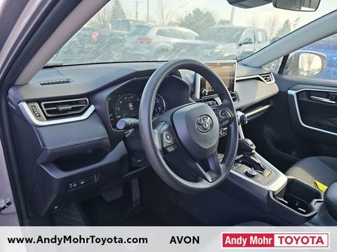Used 2025 Toyota RAV4 XLE image 9