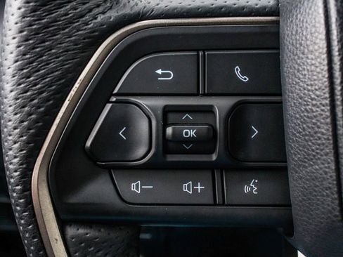 Used 2025 Toyota Tundra Limited AWD/4WD image 26