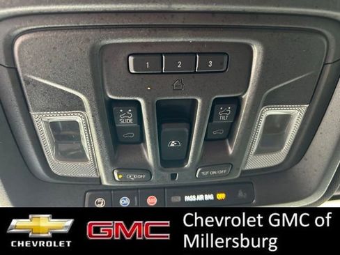 Used 2022 Chevrolet Silverado 1500 High Country w/ Technology Package AWD/4WD image 25