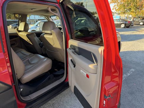 Used 2002 Chevrolet Avalanche 4x4 w/ Off-Road Suspension Pkg image 17