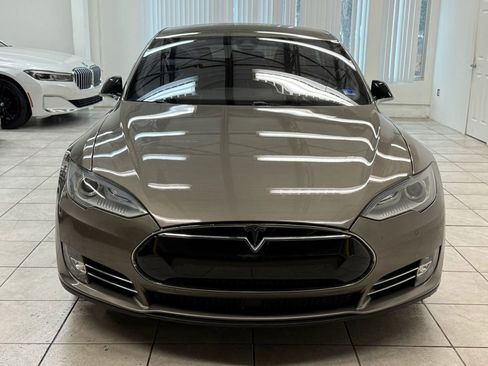 Used 2015 Tesla Model S 70D image 2