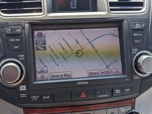 Used 2012 Toyota Highlander Limited w/ Tow Pkg AWD/4WD image 12