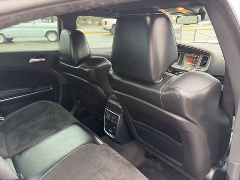 Used 2016 Dodge Charger R/T Scat Pack w/ Technology Group image 27