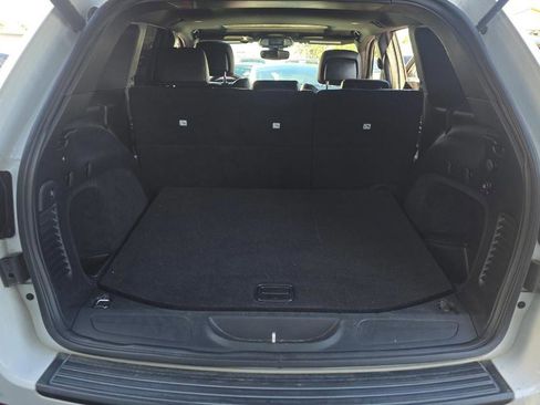 Used 2019 Jeep Grand Cherokee Altitude image 16