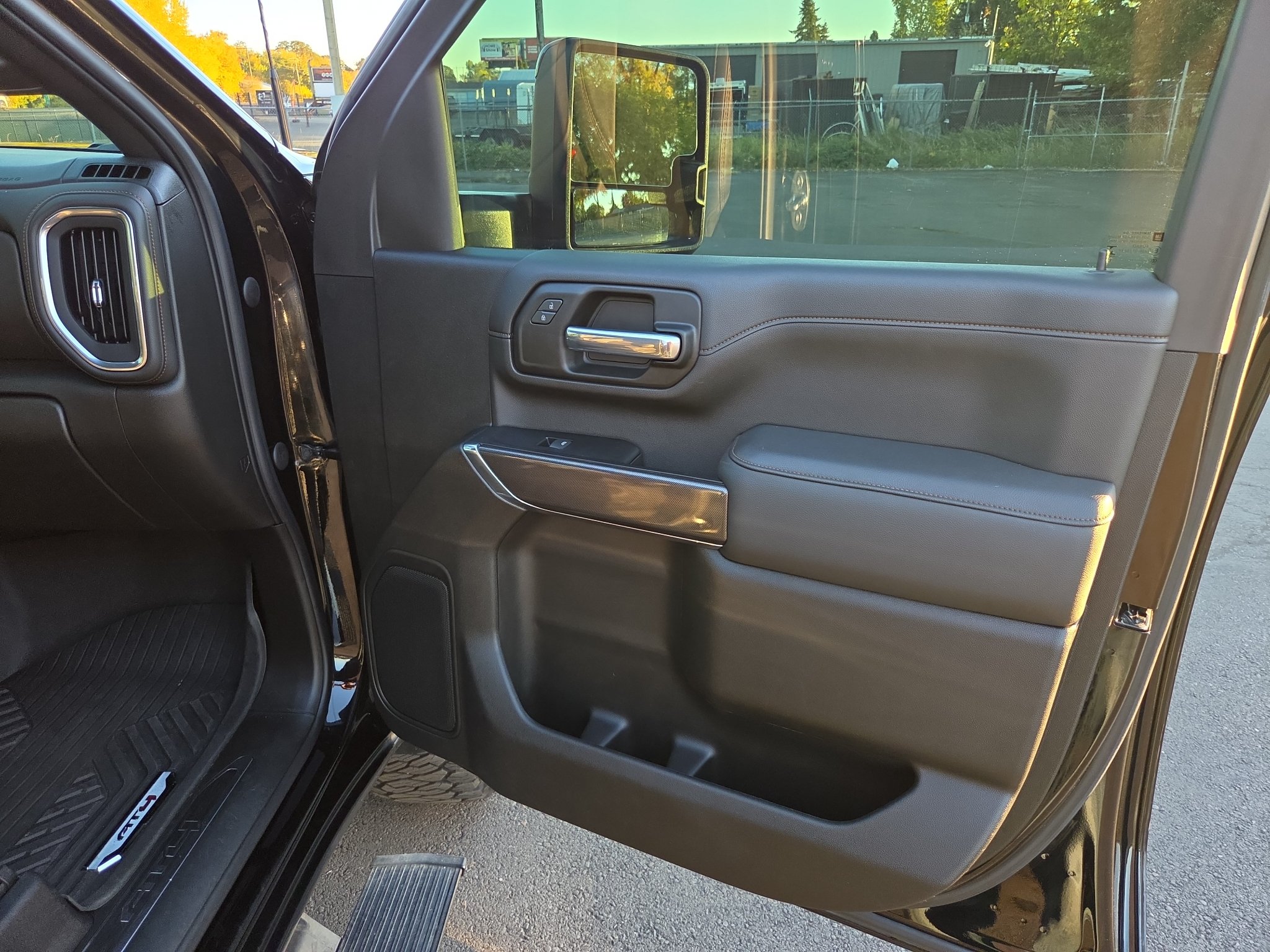 Used 2022 GMC Sierra 2500 AT4 AWD/4WD image 32