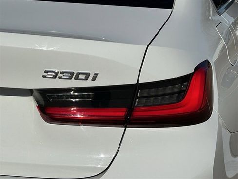 Used 2019 BMW 330i Sedan w/ Convenience Package image 8