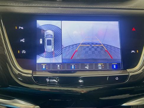 Used 2024 Cadillac XT6 Sport w/ Technology Package AWD/4WD image 13