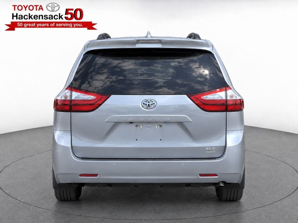 Used 2019 Toyota Sienna XLE w/ XLE Navigation Package AWD/4WD image 7